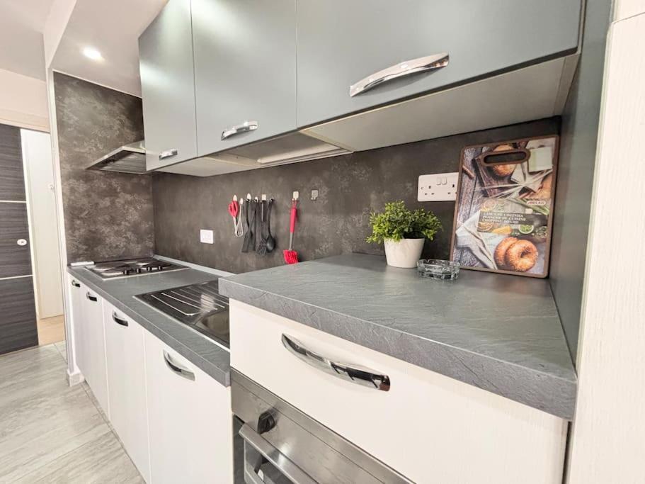 Elegant Penthouse In St Julians Stj28 *