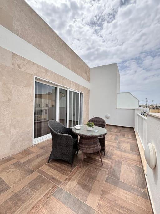 Apartment Elegant Penthouse In St Julians Stj28